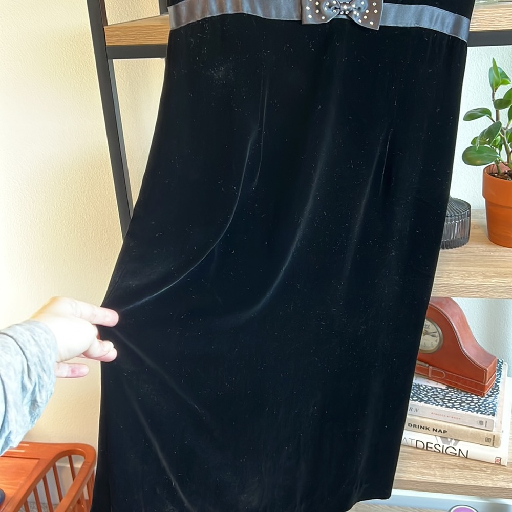 Bloomingdale's Velveteen Rayon/Silk V-neck Evening Gown Dress (LBD), 10 - Picture 3 of 6